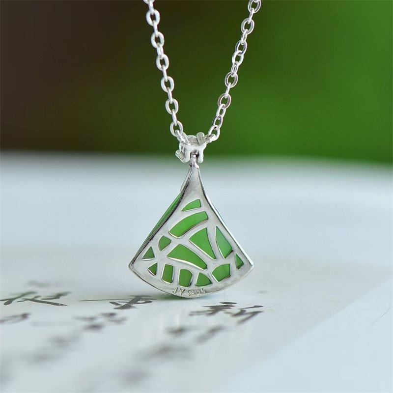 skirt clavicle chain pendant,  - Skirts recension och pris